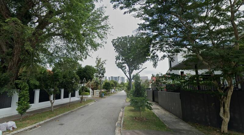 Rare 11K land for sale in Goodman area. Bungalow zone! Bungalow House