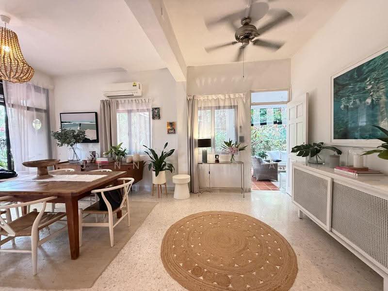 Lantana Avenue Semi D House close to Sixth Avenue Bukit Timah, Lantana Avenue, Tanglin / Holland / Bukit Timah, 5 Bedrooms, 3,000 sqft, Semi-Detached House For Rent, by Jennifer Quah, 24261407 - PropertyGuru.com.sg