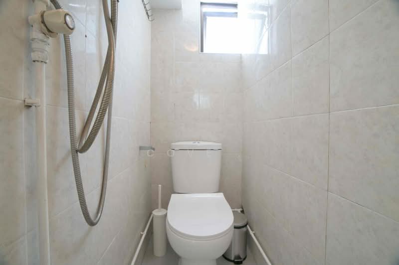 Lucky Plaza, 304 Orchard Road, Room Rental, 172 sqft, Apartment For Rent, by Cove, 24262212 - PropertyGuru.com.sg