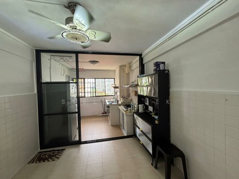 471 Ang Mo Kio Avenue 10, 471 Ang Mo Kio Avenue 10, 2 Bedrooms, 721 sqft, HDB Flat For Rent, by Stella Kuek, 24263155 - Living Hall - PropertyGuru.com.sg