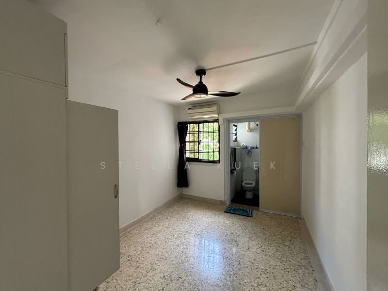 471 Ang Mo Kio Avenue 10, 471 Ang Mo Kio Avenue 10, 2 Bedrooms, 721 sqft, HDB Flat For Rent, by Stella Kuek, 24263155 - Master Bedroom (Can Be Furnished Or Unfurnished) - PropertyGuru.com.sg