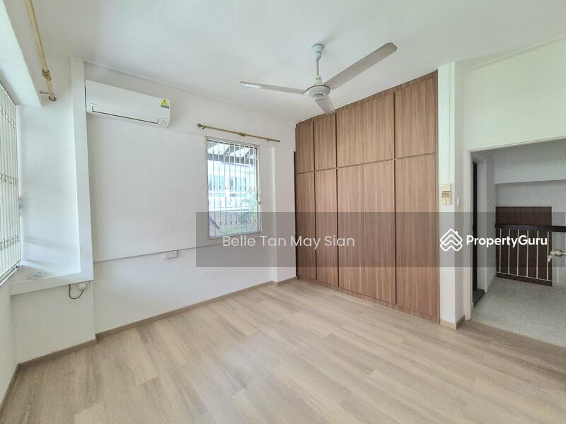 Level 2M bedroom (RHS)