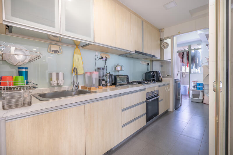 Kitchen, yard at the back