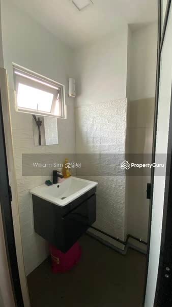 Pioneer Point, 5 Soon Lee Street, 958 sqft, Factory / Workshop (B2) For Sale, by William Sim Chen Hong 沈宸鋐, 24268014 - CommercialGuru.com.sg