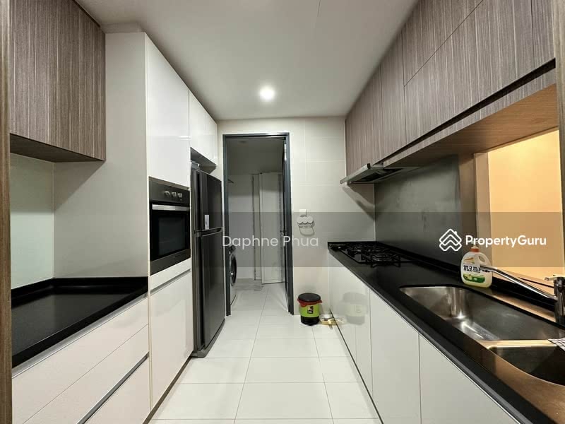 The Palette, 101 Pasir Ris Grove, 3 Bedrooms, 1,066 sqft, Condominium For Rent, by Daphne Phua, 24269340 - A JOY TO COOK IN THIS WELL EQUIPPED AND ENCLOSED KITCHEN WITH AMPLE CABINETRY! - PropertyGuru.com.sg