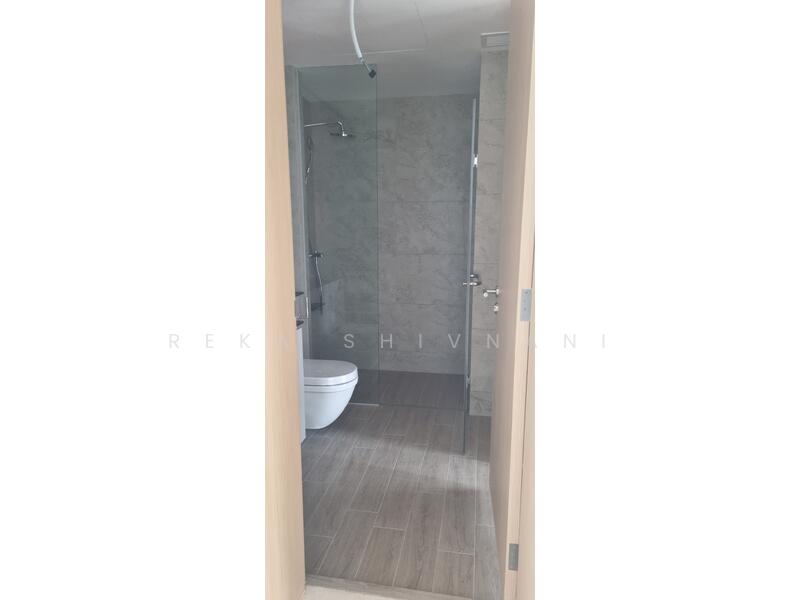 The Tre Ver, 60 Potong Pasir Avenue 1, 1 Bedroom, 495 sqft, Condominium For Sale, by Reka Shivnani, 24272903 - Bathroom - PropertyGuru.com.sg