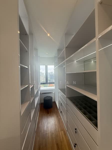 The Interlace, 198 Depot Road, 3 Bedrooms, 3,670 sqft, Condominium For Rent, by Zoe Tan, 24274940 - Walk in wardrobe - PropertyGuru.com.sg