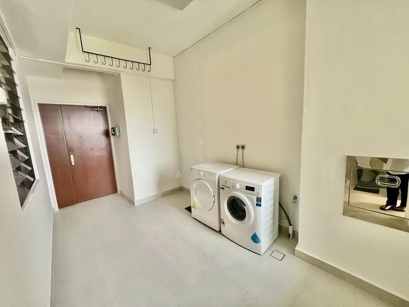 Beverly Hill, 61 Grange Road, Tanglin / Holland / Bukit Timah, 4 Bedrooms, 3,778 sqft, Condominium For Rent, by Amy Chew, 24275562 - Entrance - PropertyGuru.com.sg