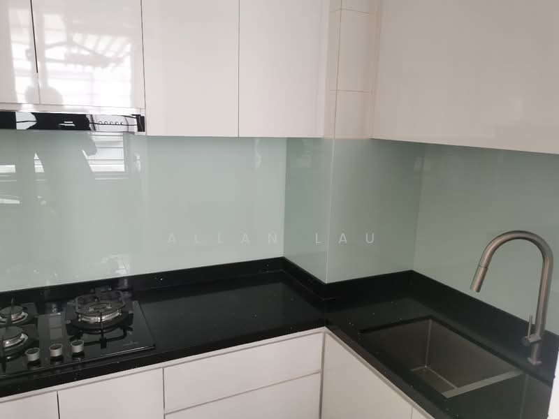 The Centris, 77 Jurong West Central 3, 2 Bedrooms, 1,011 sqft, Condominium For Rent, by Allan Lau, 24275754 - Renovated kitchen  - PropertyGuru.com.sg