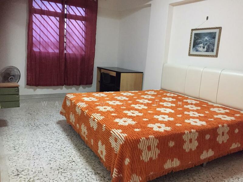 extra long front bedroom