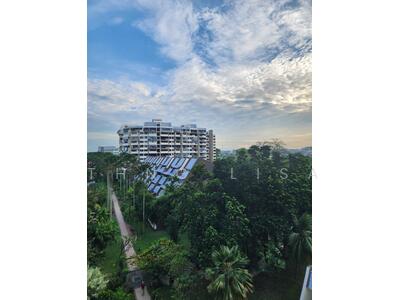 For Sale - Lakepoint Condo