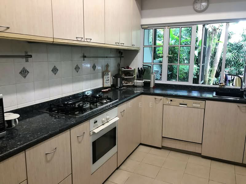 Namly Drive Bukit Timah Semi Detached House Rent Lease, Namly Drive, 4 Bedrooms, 3,500 sqft, Semi-Detached House For Rent, by Ben Lee, 24280715 -  renovated kitchen - PropertyGuru.com.sg