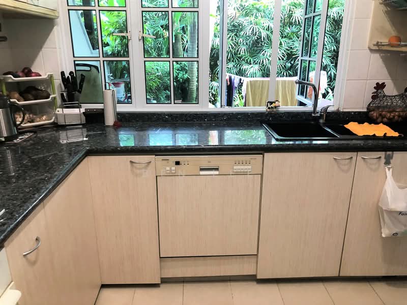 Namly Drive Bukit Timah Semi Detached House Rent Lease, Namly Drive, 4 Bedrooms, 3,500 sqft, Semi-Detached House For Rent, by Ben Lee, 24280715 -  renovated kitchen - PropertyGuru.com.sg