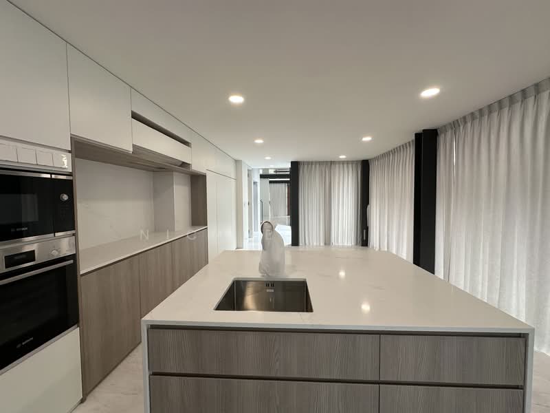 For Sale - Bespoke brand new freehold Li Hwan corner terrace with lift & pool near Lor Chuan MRT