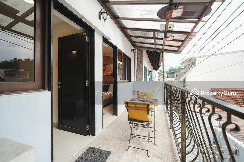 Green room - shared balcony