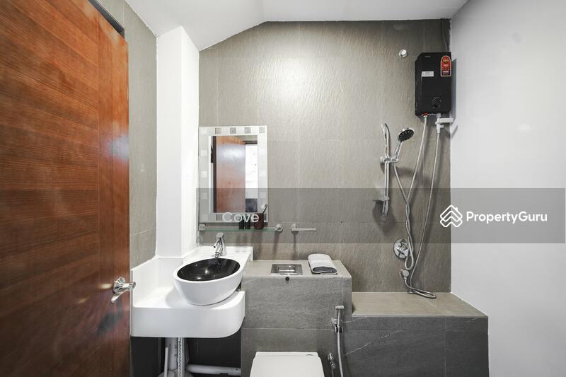Blue room - private bathroom