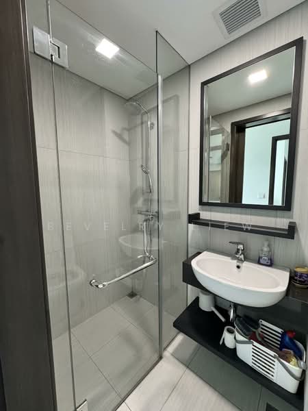 The Rise @ Oxley - Residences, 73 Oxley Rise, 3 Bedrooms, 667 sqft, Apartment For Rent, by Bevelry Liew, 24284741 - Ensuite Bathroom - PropertyGuru.com.sg