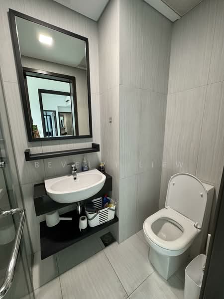 The Rise @ Oxley - Residences, 73 Oxley Rise, 3 Bedrooms, 667 sqft, Apartment For Rent, by Bevelry Liew, 24284741 - Ensuite Bathroom - PropertyGuru.com.sg
