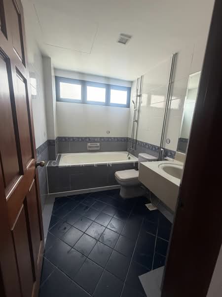 Chiltern Park, 135 Serangoon Avenue 3, 3 Bedrooms, 1,302 sqft, Condominium For Rent, by Caren Tan, 24291600 - PropertyGuru.com.sg