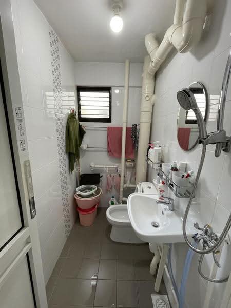 148 Potong Pasir Avenue 1, 148 Potong Pasir Avenue 1, Macpherson / Potong Pasir, Room Rental, 150 sqft, HDB Flat For Rent, by Eugene Lum, 24291835 - Bathroom - PropertyGuru.com.sg