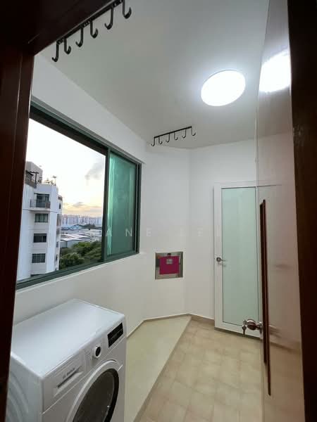 Summerdale, 10 Boon Lay Drive, 7 Bedrooms, 1,399 sqft, Condominium For Rent, by Jane Lee, 24293038 - PropertyGuru.com.sg