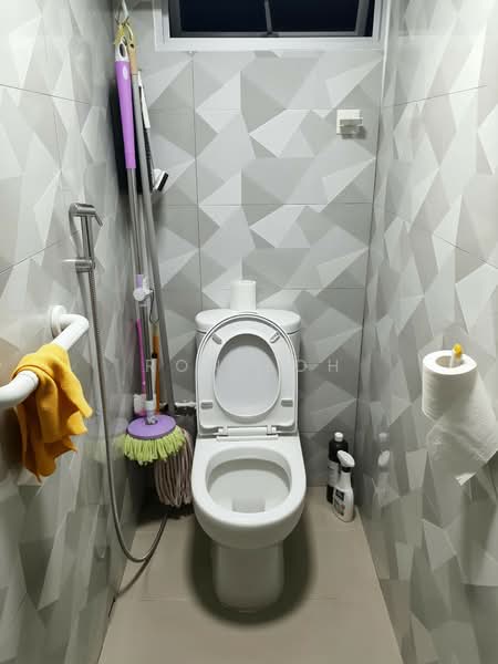 42 Bedok South Road, 42 Bedok South Road, Room Rental, 250 sqft, HDB Flat For Rent, by Ron Loh, 24295351 - PropertyGuru.com.sg