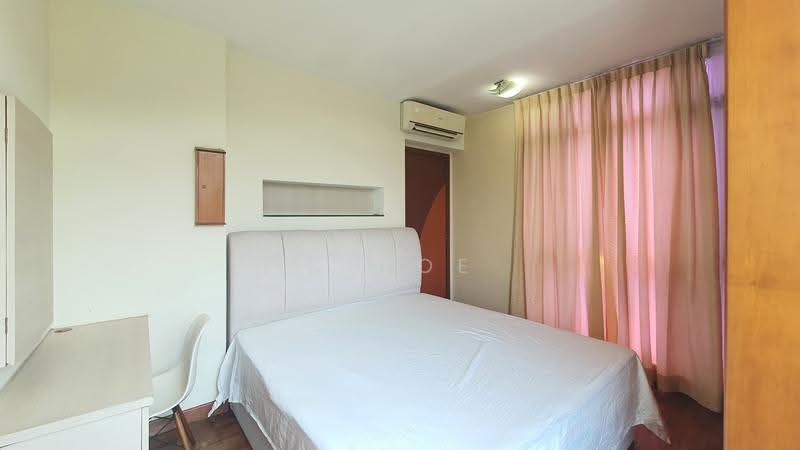 The Petals, 93 Hillview Avenue, Dairy Farm / Bukit Panjang / Choa Chu Kang, 3 Bedrooms, 1,200 sqft, Condominium For Rent, by Chloe Lim, 24295373 - Master Bedroom - PropertyGuru.com.sg