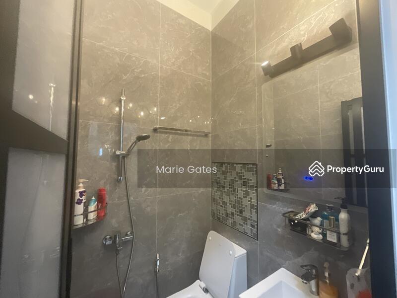 Kew Green, Kew Crescent, 4 Bedrooms, 3,079 sqft, Cluster House For Sale, by Marie Gates, 24298768 - Modern powder room  - PropertyGuru.com.sg