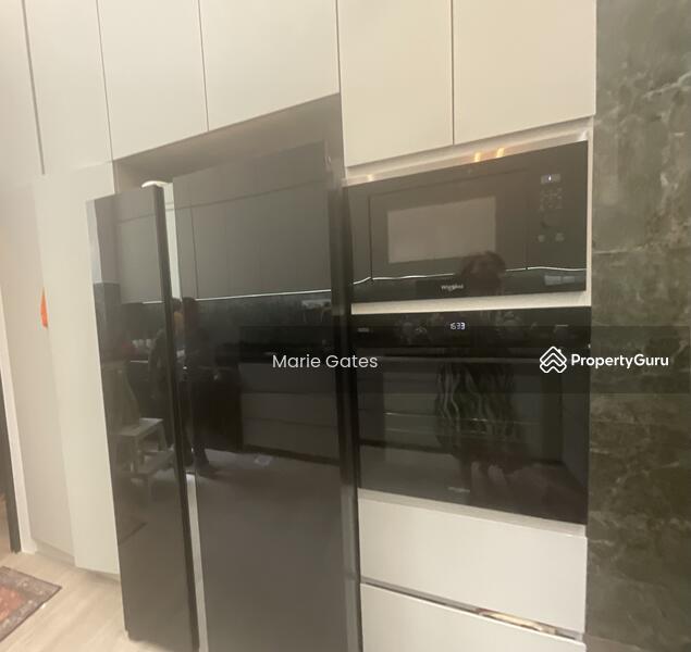Kew Green, Kew Crescent, 4 Bedrooms, 3,079 sqft, Cluster House For Sale, by Marie Gates, 24298768 - Huge kitchen  - PropertyGuru.com.sg