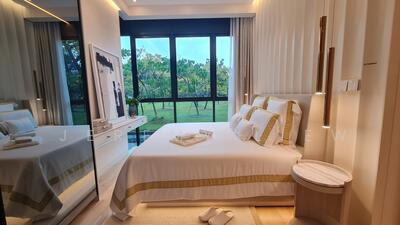 For Sale - enchanté