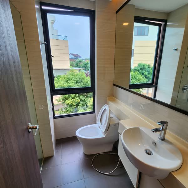 Sembawang Springs Estate, 17A Jalan Salang, 5 Bedrooms, 3,028 sqft, Good Class Bungalow For Rent, by David Chia, 24307520 - PropertyGuru.com.sg