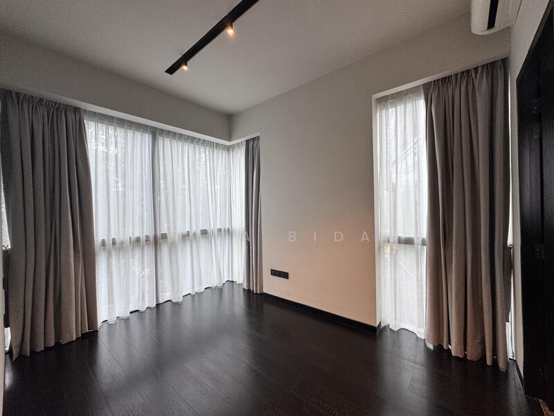 Huge Msater bedroom with glass panels for generous light and views. 