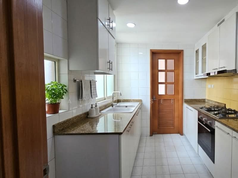 Queens, 16 Stirling Road, 3 Bedrooms, 1,194 sqft, Condominium For Rent, by Patricia See, 24311079 - PropertyGuru.com.sg