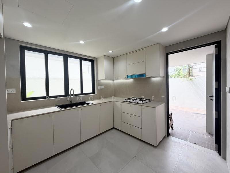 Bedok Terrace, Bedok Terrace, Bedok / Upper East Coast, 5 Bedrooms, 6,500 sqft, Terraced House For Sale, by Raymond Szeto, 24315405 - Kitchen - PropertyGuru.com.sg