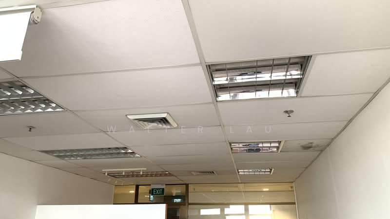 Peninsula Plaza, 111 North Bridge Road, 420 sqft, Office For Rent, by Walter Lau, 24315836 - False ceiling with lighting - Nice - CommercialGuru.com.sg