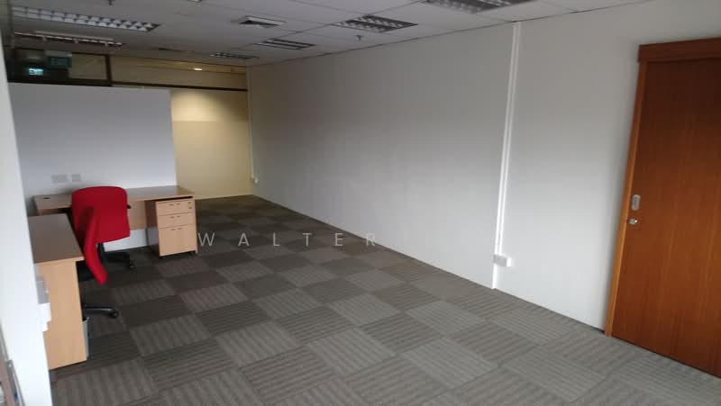 Peninsula Plaza, 111 North Bridge Road, 420 sqft, Office For Rent, by Walter Lau, 24315836 - Natural Brightness into your office unit - CommercialGuru.com.sg