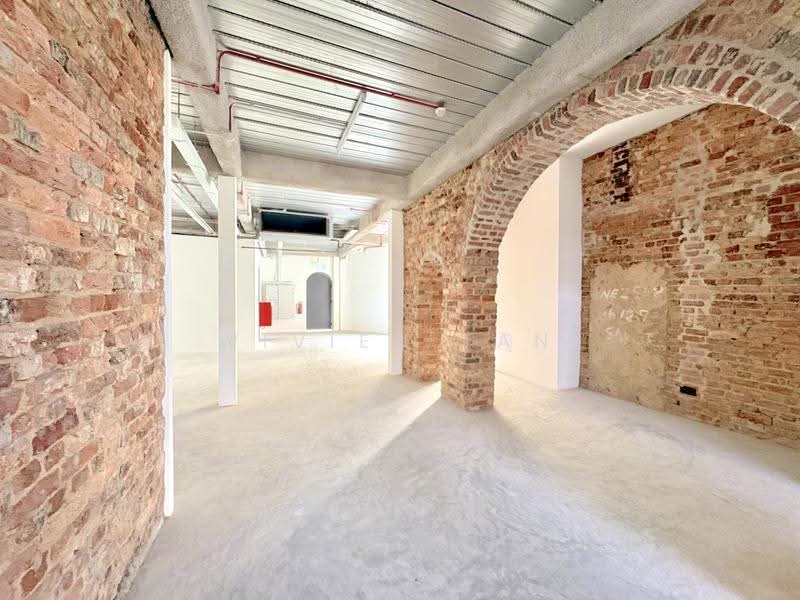 Newly Renovated Ground floor F&B, Keong Saik Road | Chinatown, Chinatown / Tanjong Pagar, 4,559 sqft, Food & Beverage For Rent, by Vivien Tan, 24323281 - Interior - CommercialGuru.com.sg