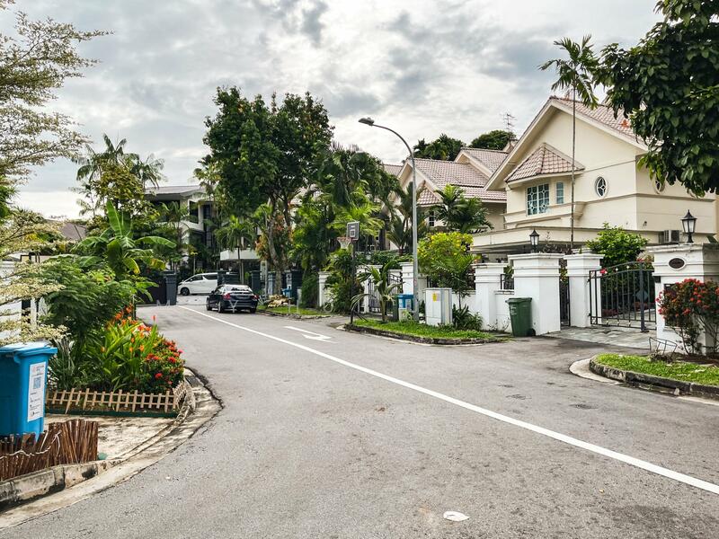 2 Storey Bungalow with swimming pool at District 11 Gentle Villas, Gentle Drive / Gentle Villa, Newton / Novena, 5 Bedrooms, 7,382 sqft, Detached House For Rent, by May Hui, 24324237 - PropertyGuru.com.sg