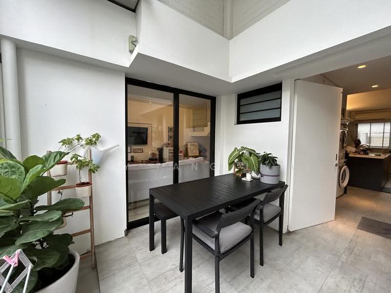 104 Lengkong Tiga, 104 Lengkong Tiga, Eunos / Geylang / Paya Lebar, 3 Bedrooms, 1,528 sqft, HDB Flat For Rent, by Mary Tang Ji'Ai, 24324349 - Outdoor patio/ balcony space - PropertyGuru.com.sg