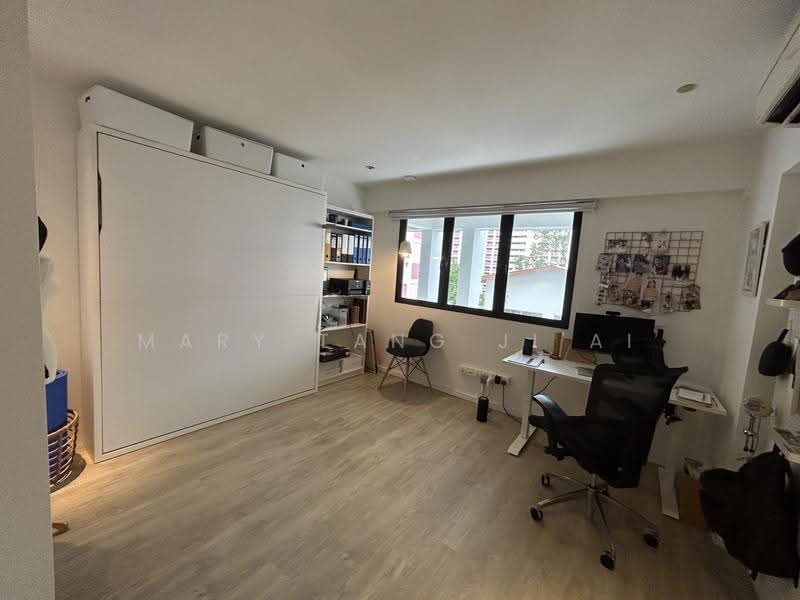 104 Lengkong Tiga, 104 Lengkong Tiga, Eunos / Geylang / Paya Lebar, 3 Bedrooms, 1,528 sqft, HDB Flat For Rent, by Mary Tang Ji'Ai, 24324349 - Study room - PropertyGuru.com.sg
