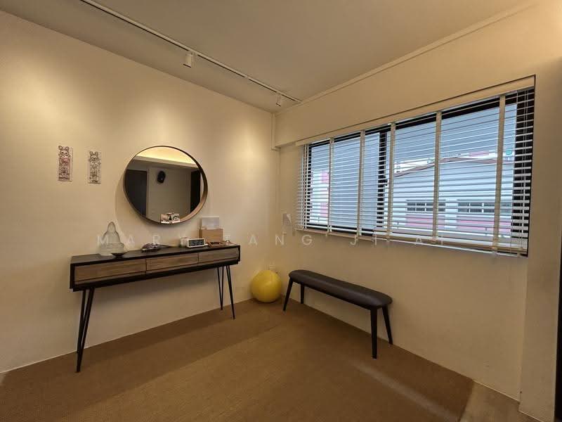 104 Lengkong Tiga, 104 Lengkong Tiga, Eunos / Geylang / Paya Lebar, 3 Bedrooms, 1,528 sqft, HDB Flat For Rent, by Mary Tang Ji'Ai, 24324349 - Foyer - PropertyGuru.com.sg