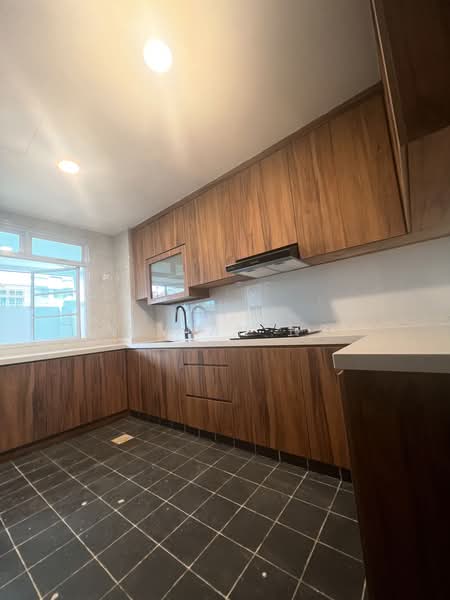 Landed Hemmant Road, Hemmant Road, 5 Bedrooms, 3,600 sqft, Terraced House For Rent, by Vivian Ng, 24324789 - PropertyGuru.com.sg