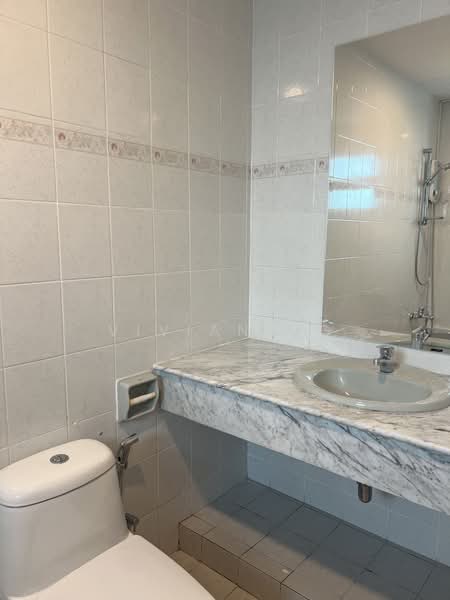 Landed Hemmant Road, Hemmant Road, 5 Bedrooms, 3,600 sqft, Terraced House For Rent, by Vivian Ng, 24324789 - PropertyGuru.com.sg