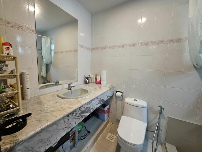 Landed Hemmant Road, Hemmant Road, 5 Bedrooms, 3,600 sqft, Terraced House For Rent, by Vivian Ng, 24324789 - PropertyGuru.com.sg