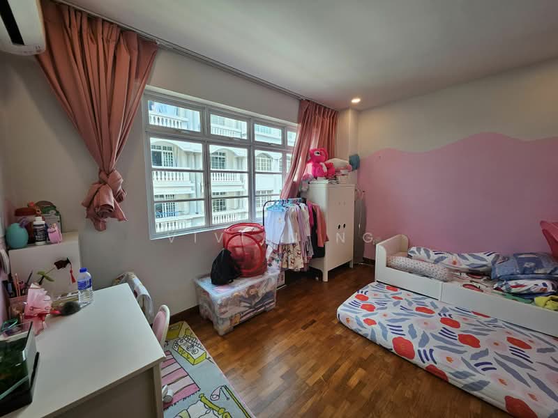 Landed Hemmant Road, Hemmant Road, 5 Bedrooms, 3,600 sqft, Terraced House For Rent, by Vivian Ng, 24324789 - PropertyGuru.com.sg