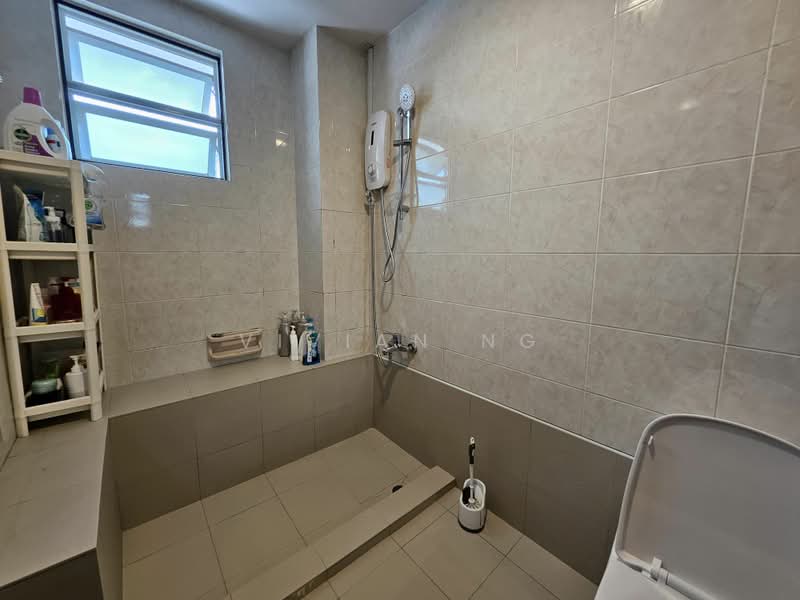 Landed Hemmant Road, Hemmant Road, 5 Bedrooms, 3,600 sqft, Terraced House For Rent, by Vivian Ng, 24324789 - PropertyGuru.com.sg