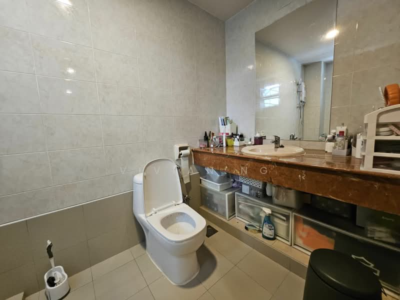 Landed Hemmant Road, Hemmant Road, 5 Bedrooms, 3,600 sqft, Terraced House For Rent, by Vivian Ng, 24324789 - PropertyGuru.com.sg