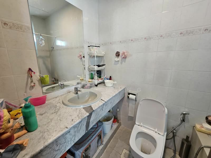 Landed Hemmant Road, Hemmant Road, 5 Bedrooms, 3,600 sqft, Terraced House For Rent, by Vivian Ng, 24324789 - PropertyGuru.com.sg