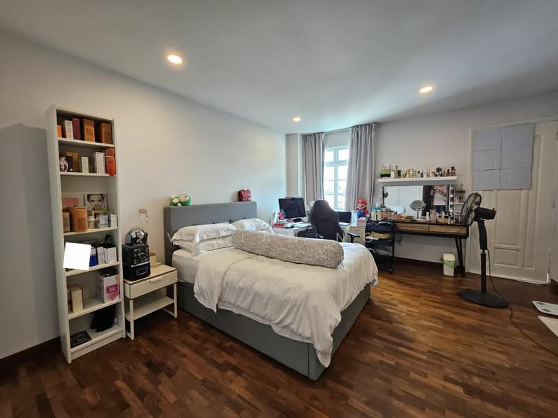 Landed Hemmant Road, Hemmant Road, 5 Bedrooms, 3,600 sqft, Terraced House For Rent, by Vivian Ng, 24324789 - PropertyGuru.com.sg