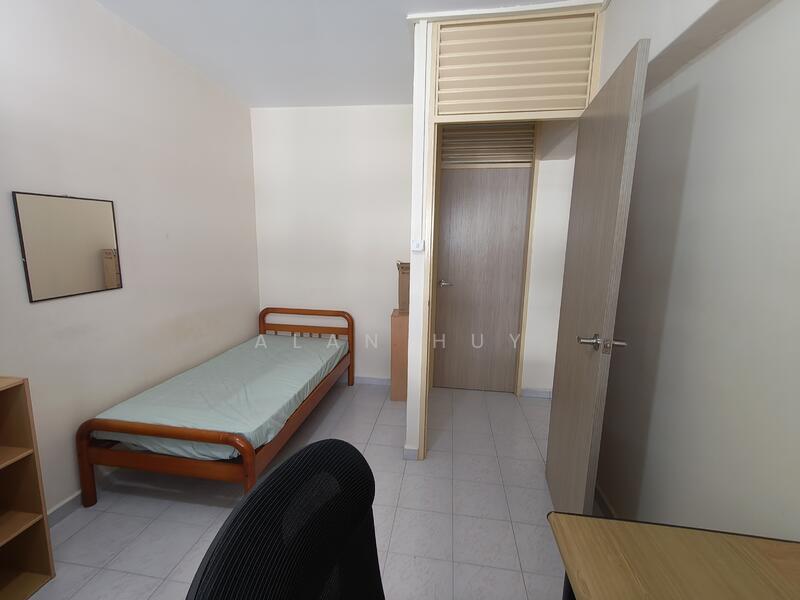 For Rent - 230 Simei Street 4